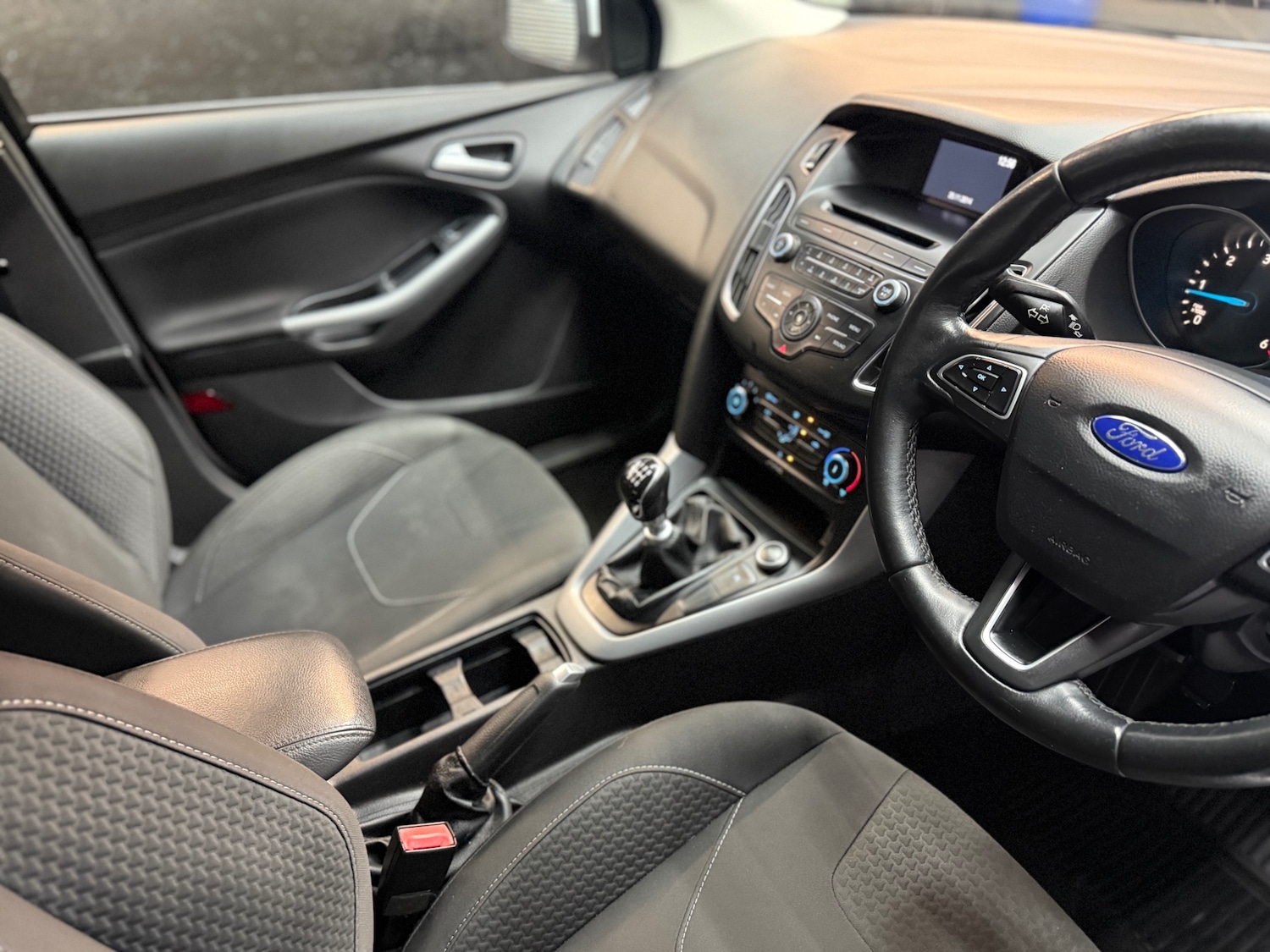 Used Ford Focus 2015 for sale - 76567842: Photo 9