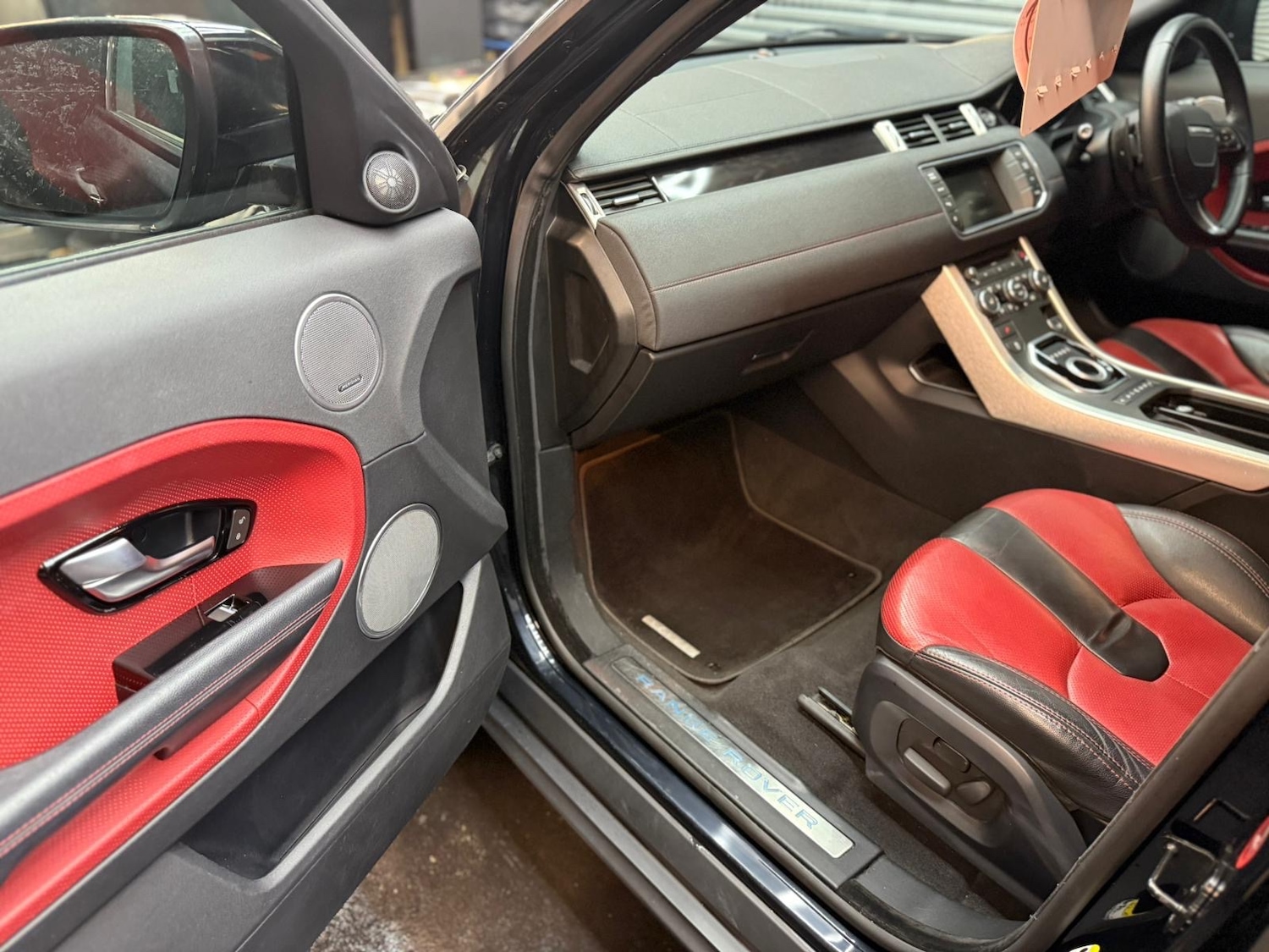 Used Land Rover Range Rover Evoque 2011 for sale - 76741489: Photo 11