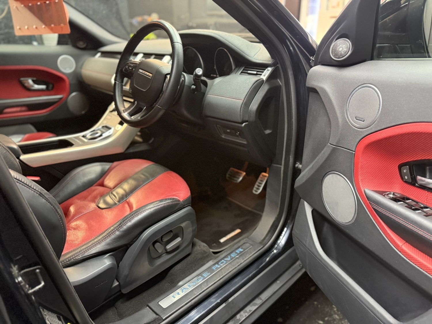 Used Land Rover Range Rover Evoque 2011 for sale - 76741489: Photo 6