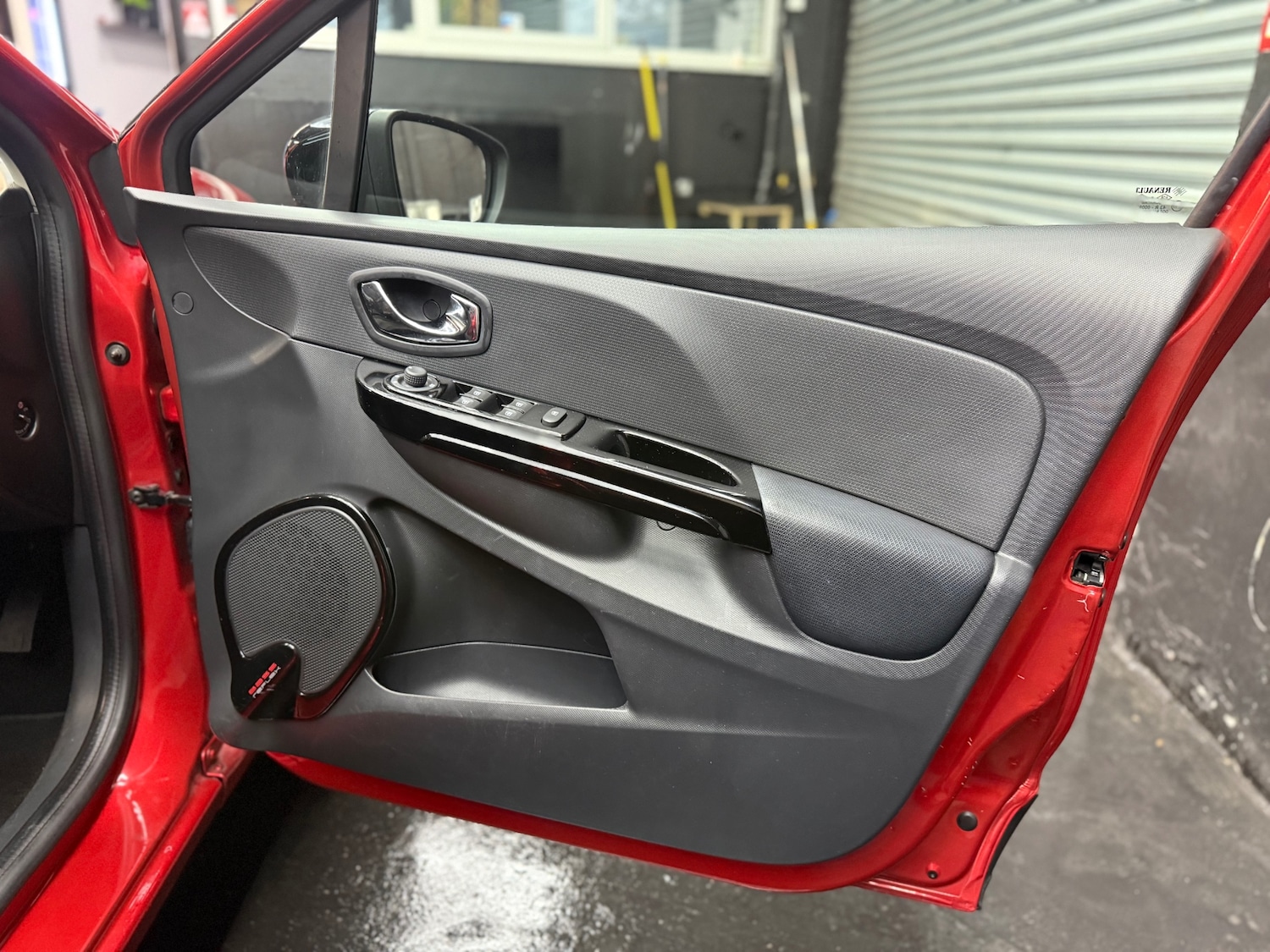 Used Renault Clio 2014 for sale - 76568164: Photo 11