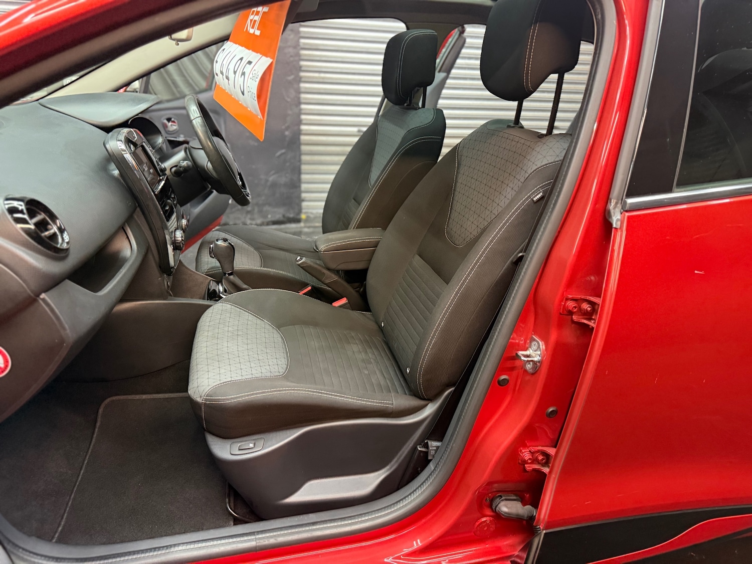 Used Renault Clio 2014 for sale - 76568164: Photo 19