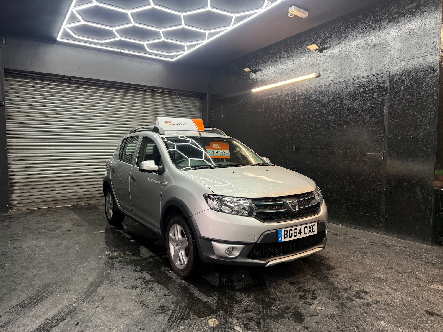 Used Dacia Sandero Stepway 2014 for sale - 76615964: Photo 2