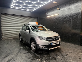 Used Dacia Sandero Stepway 2014 for sale - 76615964: Photo