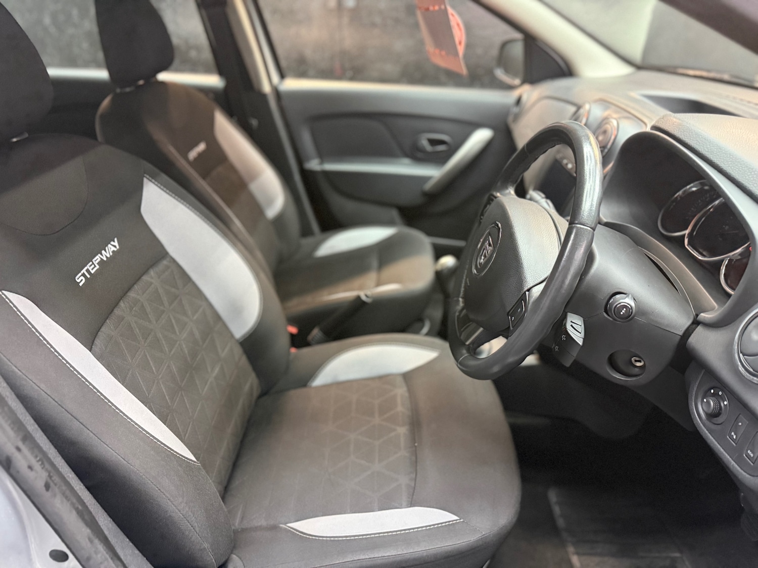 Used Dacia Sandero Stepway 2014 for sale - 76615964: Photo 8