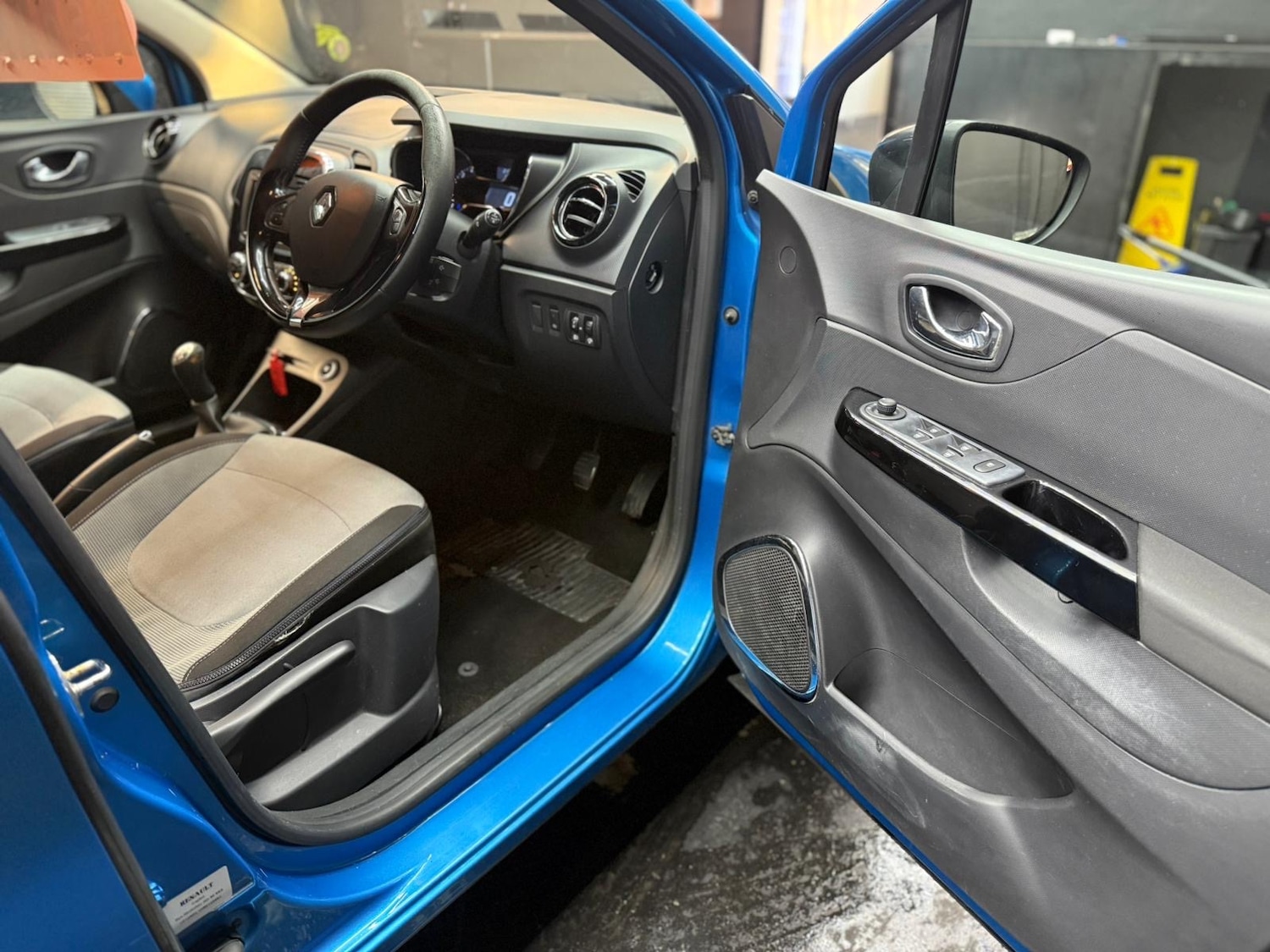 Used Renault Captur 2013 for sale - 76741460: Photo 6