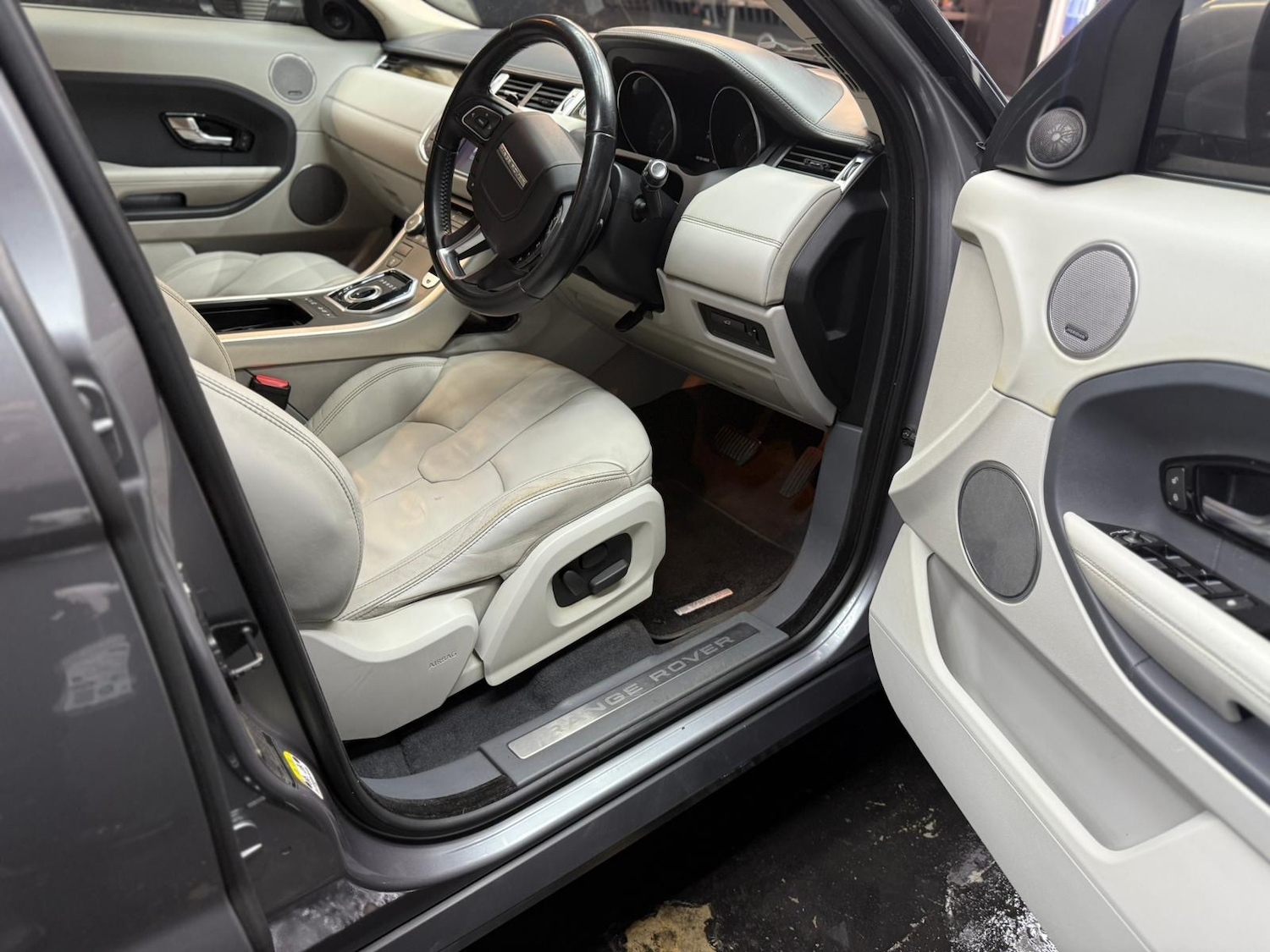 Used Land Rover Range Rover Evoque 2012 for sale - 76664672: Photo 5