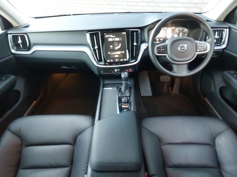 Used Volvo V60 2020 for sale - 77311602: Photo 2