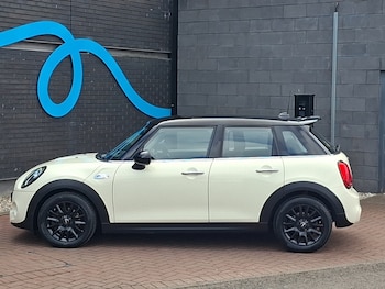 Used MINI Hatch 2018 for sale - 79610642: Photo