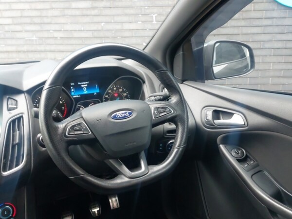Used Ford Focus 2017 for sale - 76258540: Photo 10