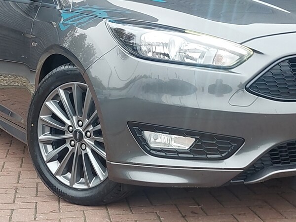 Used Ford Focus 2017 for sale - 76258540: Photo 9
