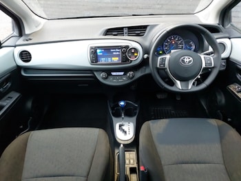 Used Toyota Yaris 2012 for sale - 76651690: Photo