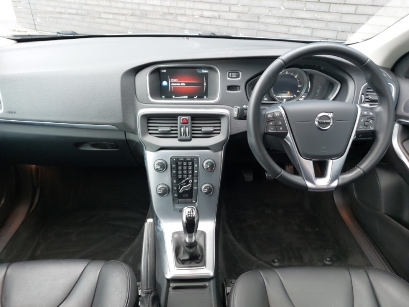 Used Volvo V40 2016 for sale - 77852239: Photo 2