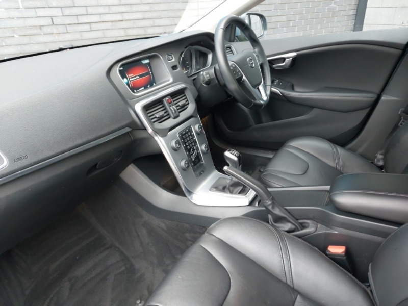 Used Volvo V40 2016 for sale - 77852239: Photo 5