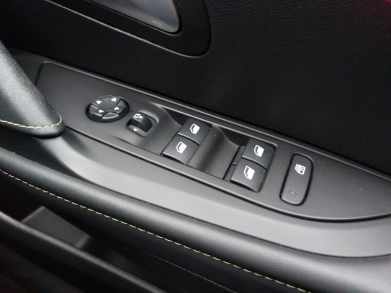 Used Peugeot 208 2021 for sale - 77149903: Photo 18