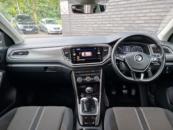 Used Volkswagen T-Roc 2019 for sale - 79517553: Photo