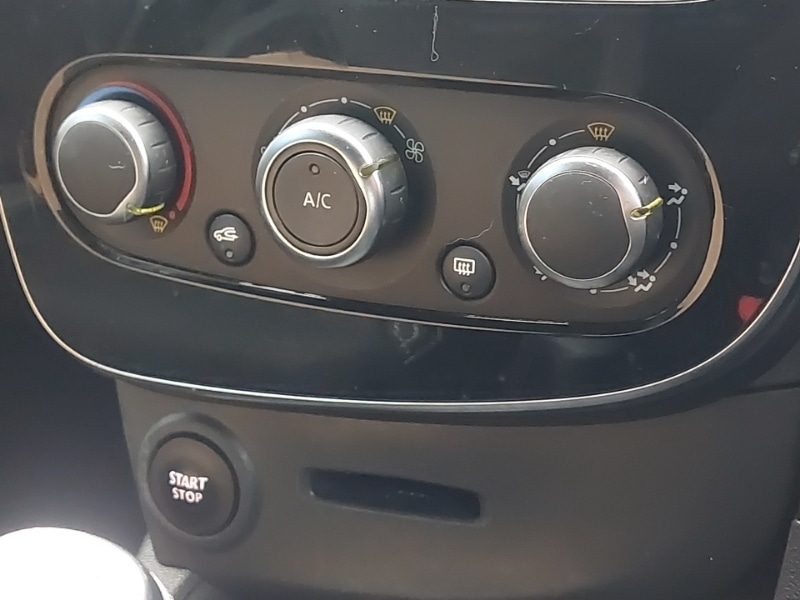 Used Renault Clio 2018 for sale - 76925295: Photo 17