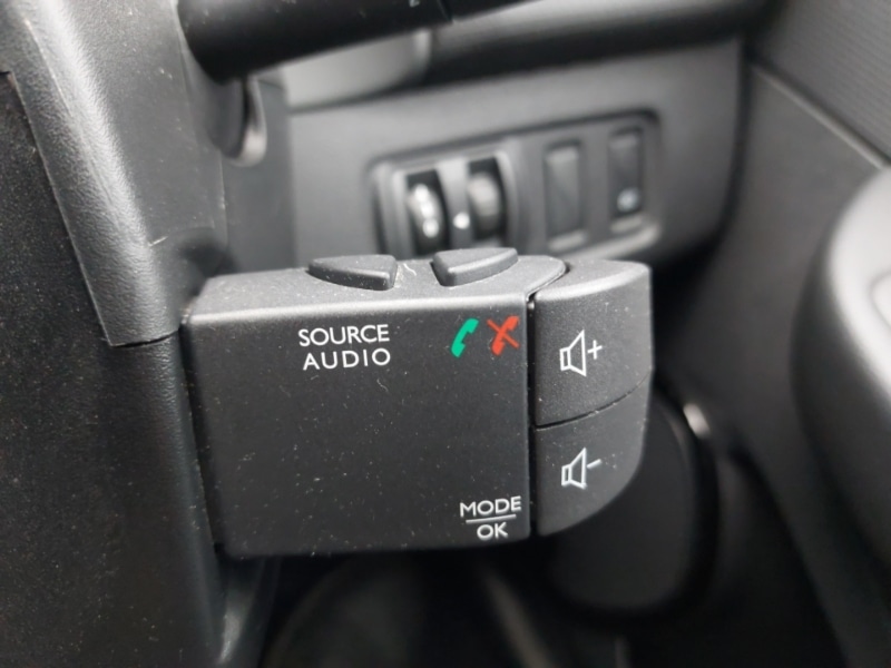 Used Renault Clio 2018 for sale - 76925295: Photo 19