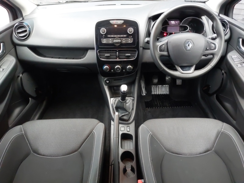 Used Renault Clio 2018 for sale - 76925295: Photo 2