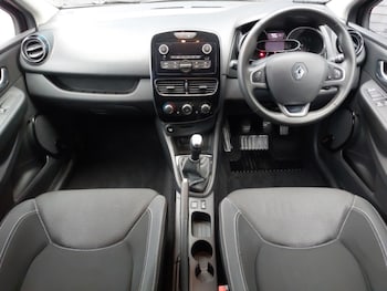 Used Renault Clio 2018 for sale - 76925295: Photo