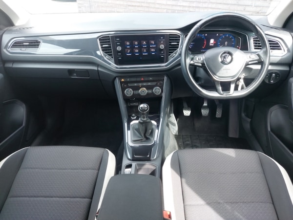 Used Volkswagen T-Roc 2018 for sale - 75645097: Photo 2