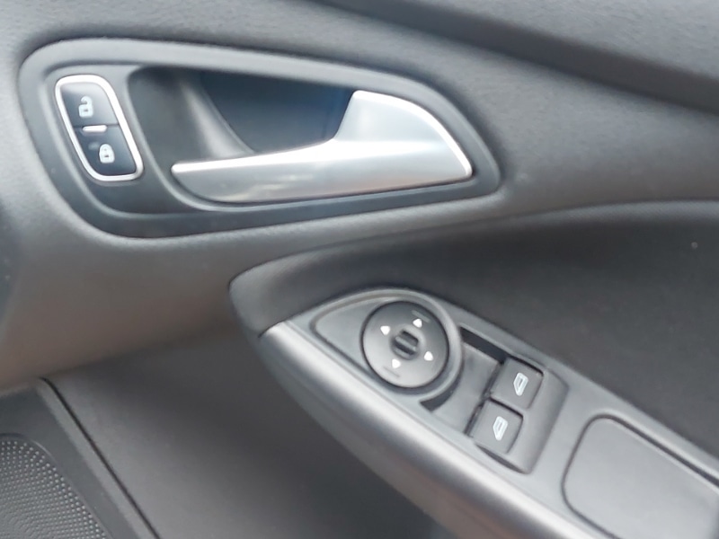 Used Ford Focus 2017 for sale - 76556520: Photo 12