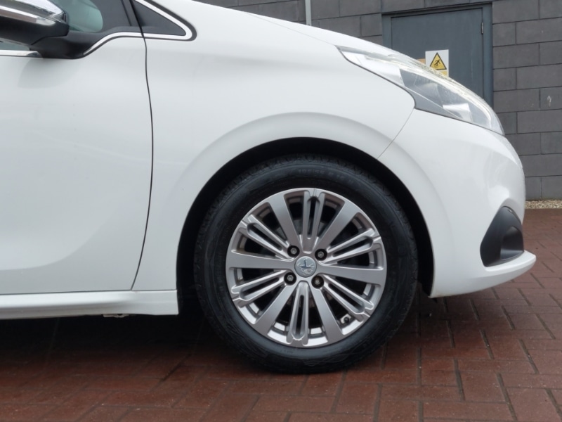 Used Peugeot 208 2018 for sale - 78032621: Photo 14