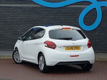 Used Peugeot 208 2018 for sale - 78032621: Photo