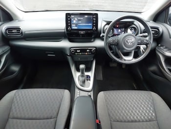 Used Toyota Yaris 2022 for sale - 76183628: Photo 2