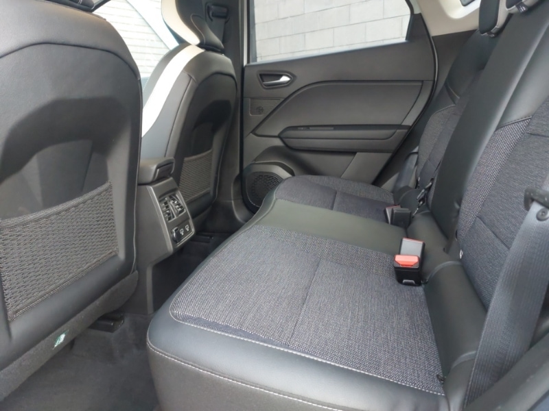 Used Renault Captur 2023 for sale - 77837877: Photo 6