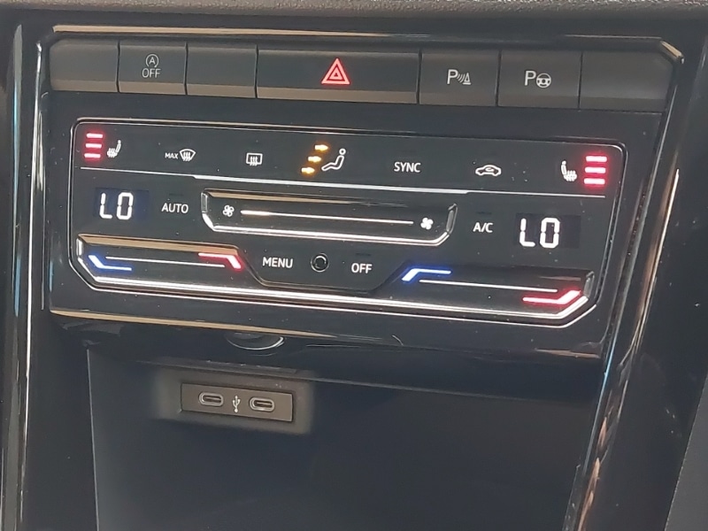 Used Volkswagen T-Roc 2023 for sale - 76383910: Photo 17