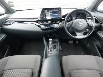 Used Toyota C-HR 2023 for sale - 77922537: Photo