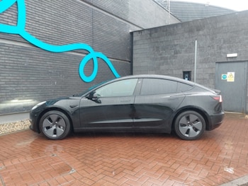 Used Tesla Model 3 2020 for sale - 76165998: Photo