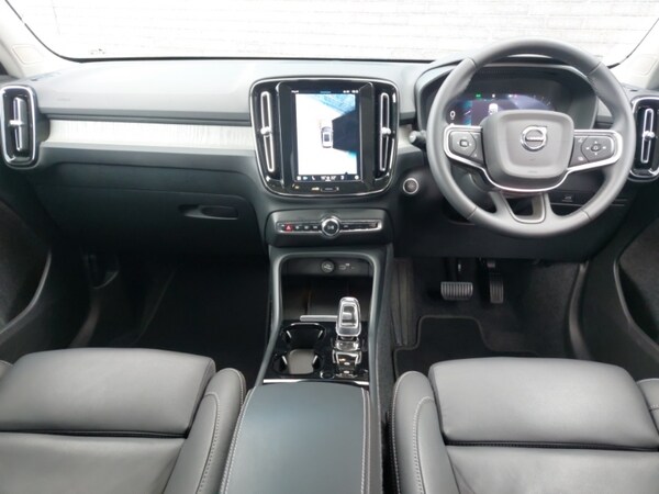 Used Volvo XC40 2024 for sale - 75775742: Photo 2