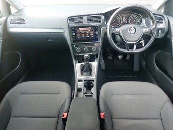 Used Volkswagen Golf 2019 for sale - 78369187: Photo