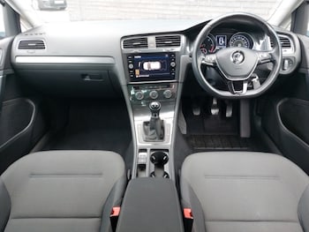 Used Volkswagen Golf 2019 for sale - 76120985: Photo 2