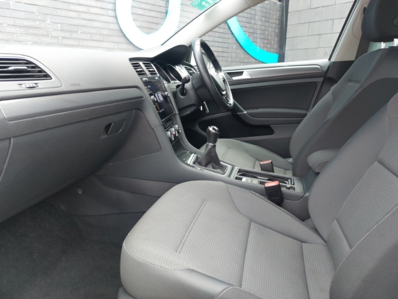 Used Volkswagen Golf 2019 for sale - 76120985: Photo 5