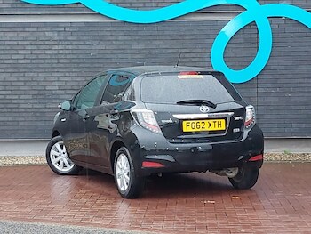 Used Toyota Yaris 2012 for sale - 76478533: Photo