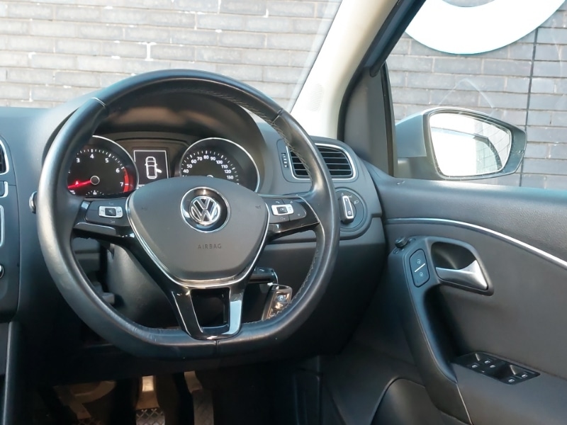 Used Volkswagen Polo 2015 for sale - 76839133: Photo 10