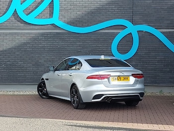 Used Jaguar XE 2020 for sale - 76414626: Photo