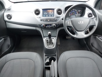 Used Hyundai i10 2019 for sale - 78411428: Photo