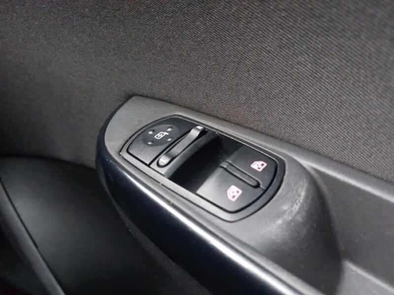 Used Vauxhall Corsa 2016 for sale - 77209167: Photo 19