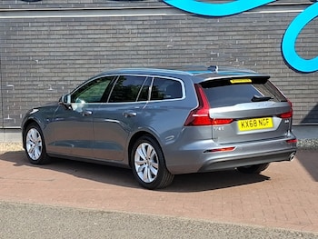 Used Volvo V60 2018 for sale - 79451983: Photo
