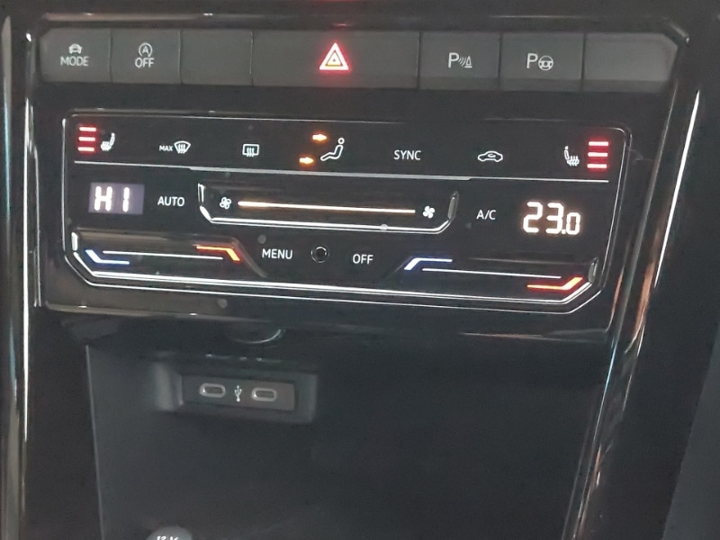 Used Volkswagen T-Roc 2025 for sale - 77129930: Photo 17