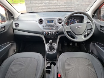 Used Hyundai i10 2019 for sale - 79594735: Photo