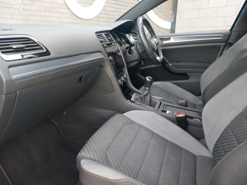 Used Volkswagen Golf 2019 for sale - 77105617: Photo 5