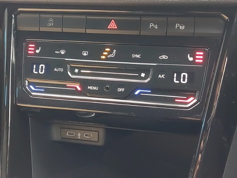 Used Volkswagen T-Roc 2023 for sale - 77318826: Photo 17