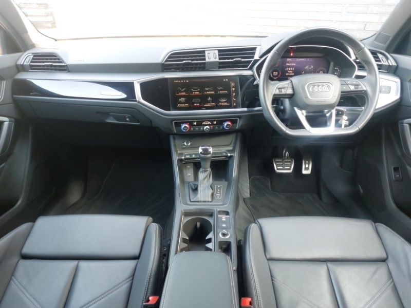 Used Audi Q3 2023 for sale - 77975030: Photo 2