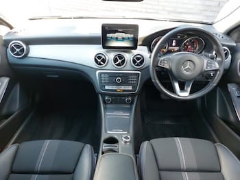 Used Mercedes-Benz GLA 2019 for sale - 76116187: Photo 2