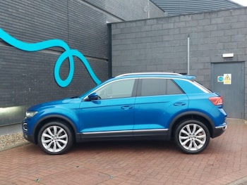 Used Volkswagen T-Roc 2018 for sale - 77252199: Photo