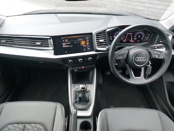 Used Audi A1 2019 for sale - 76268942: Photo 2